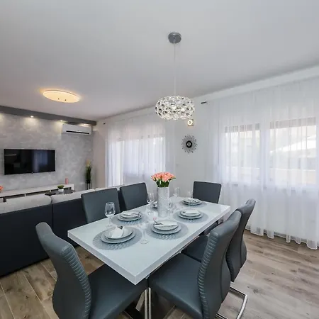 Apartman Luxury Maris *